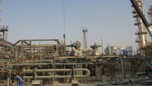 اجرا و نصب تجهیزات واحد یوتیلیتی و ناحیه انبار الفین 5 پتروشیمی مروارید عسلویه